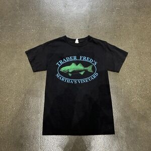 Trader Fred's Martha's Vineyard Shirt Mens Small Black Fish‎ Graphic Tee